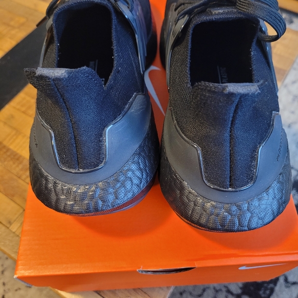 Adidas Ultraboost 22 no box, great condition - Picture 3 of 4